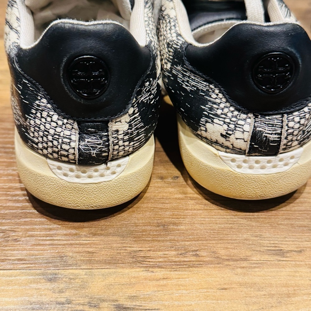 Tory Burch Howell Court Printed Tumbled Leather Women's Size 7 M Black White - Picture 3 of 5